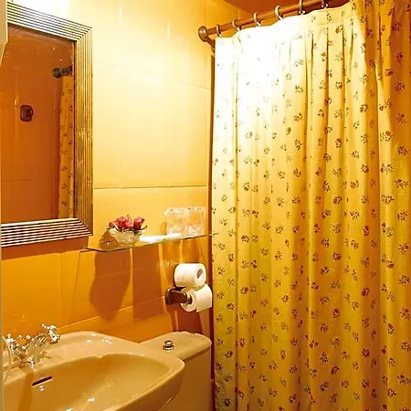 Hotel Avenida Real 2*