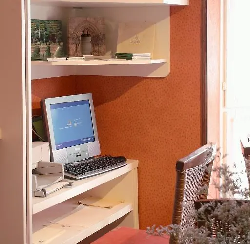 Avenida Real Hotel 2*