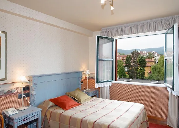 Avenida Real Villaviciosa (Asturias)